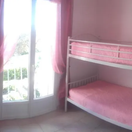 Βίλα A Pinarello-2mn A Pied De La Plage-vue