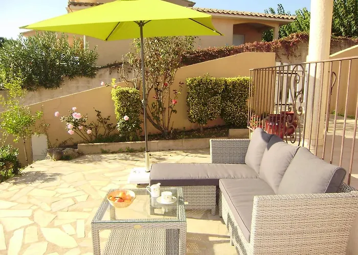 A Pinarello-2mn A Pied De La Plage-vue Villa Pinarellu